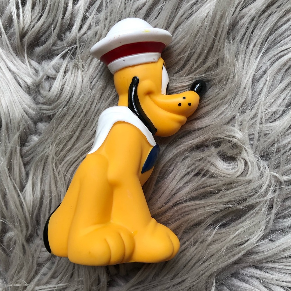 Disney Cruise Line Set of 5 PVC Figures: Micky, Minnie, Goofy, Donald, and Pluto - Picture 9 of 15